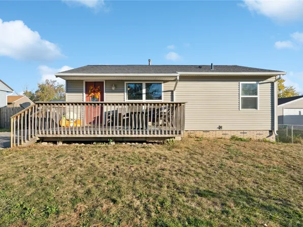 3018 Pebble Dr SW, Cedar Rapids, IA 52404