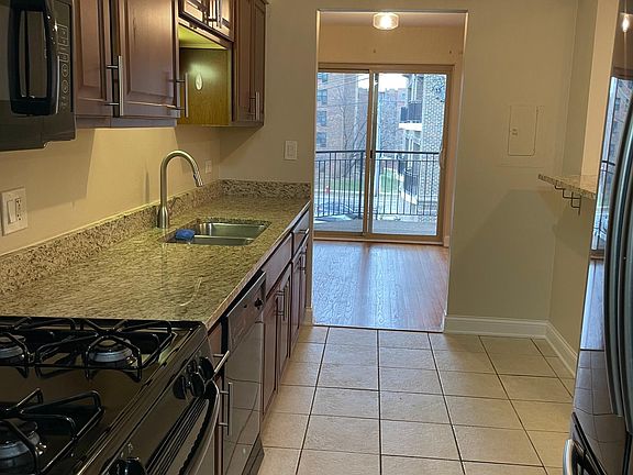 3rd image of 1 N Chestnut Ave APT 1E
