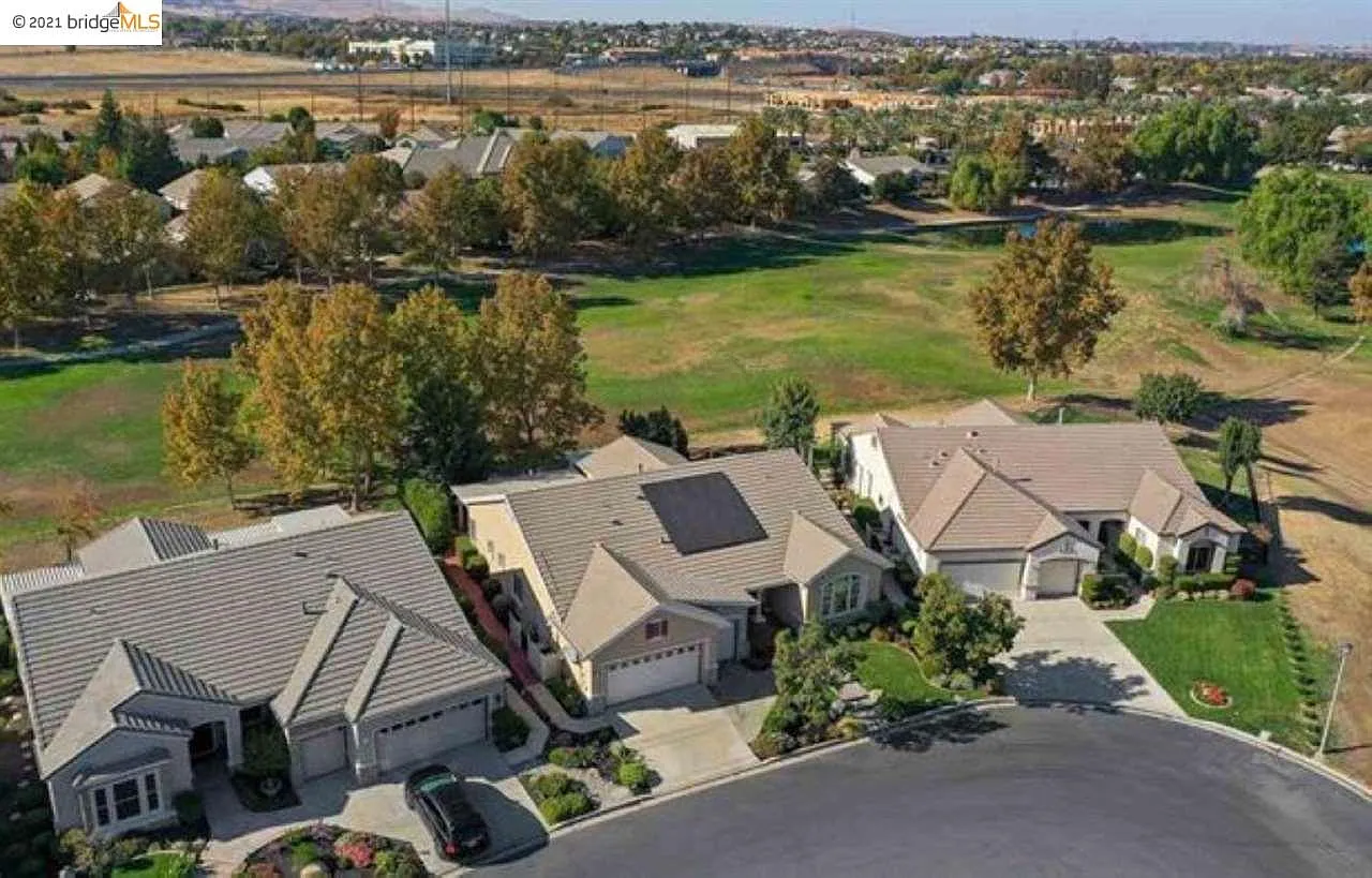 283 Monarch Ter photo 1