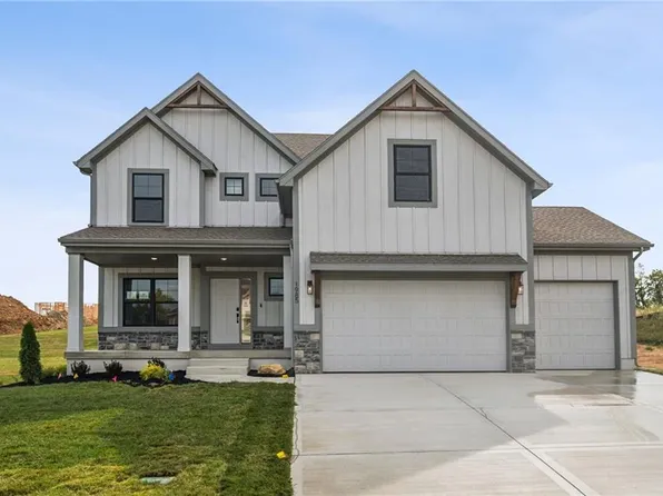 1985 Longview Dr, Liberty, MO 64068