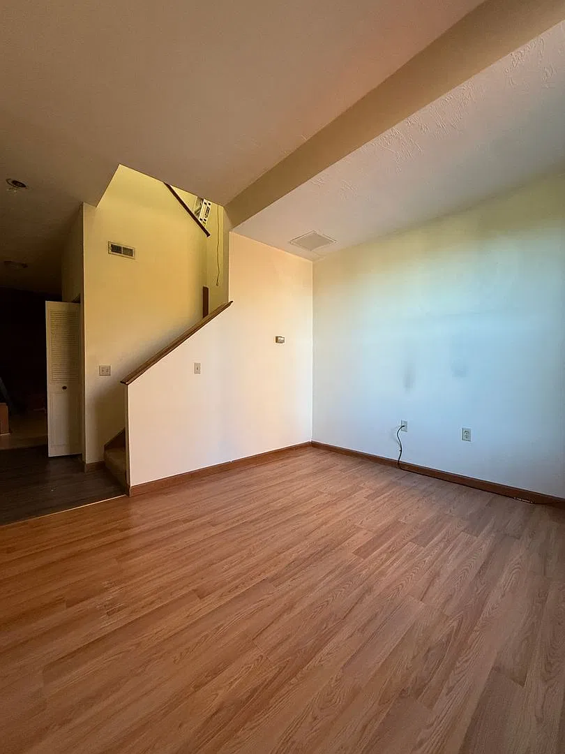 Available Now - Unique Fitchburg 1 Bed Loft Style Apartment On Bemis Rd — Photo 3