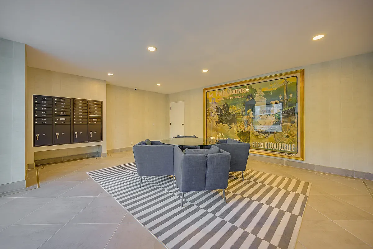 8888 Residences At The Villas on Third — Photo 2