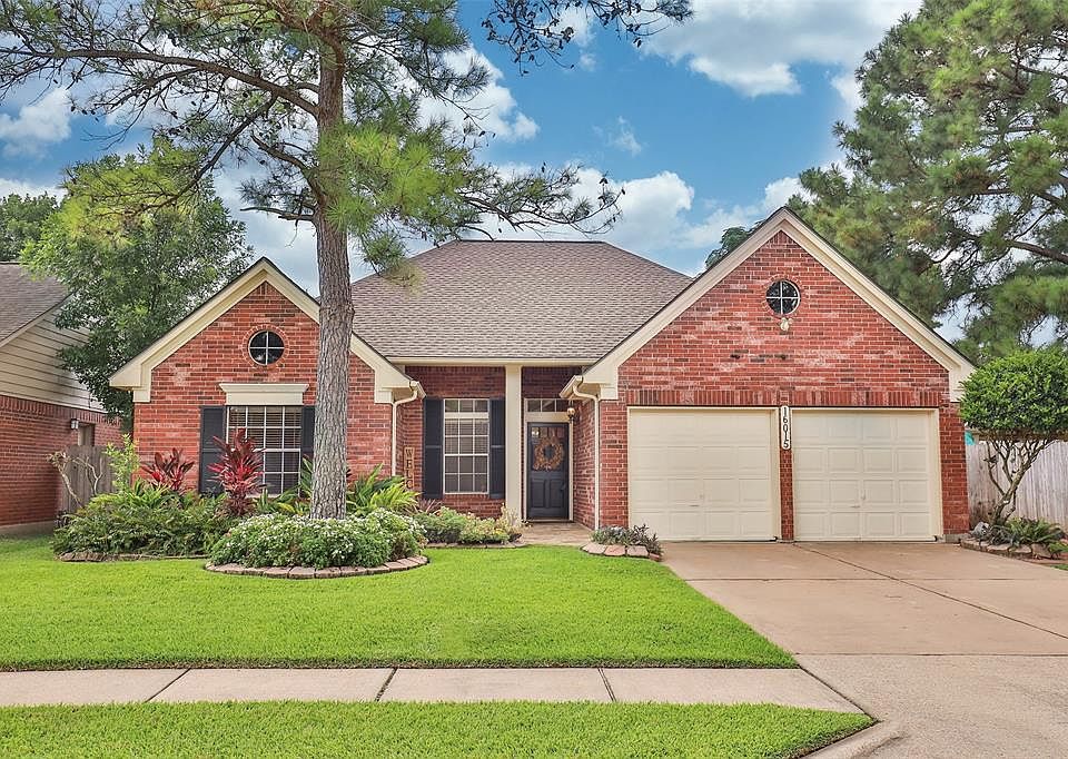 1st image of 16015 Brittany Knoll Dr