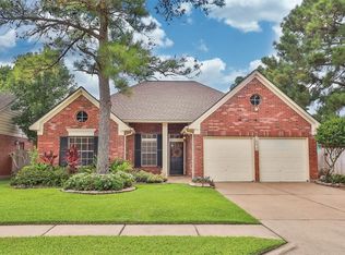 16015 Brittany Knoll Dr, Houston, TX 77095