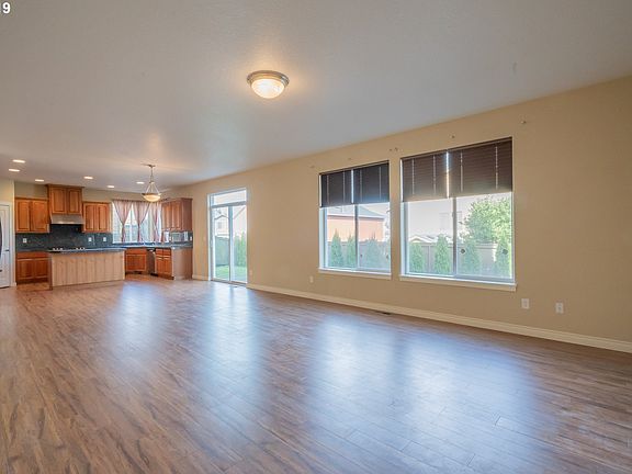 4th image of 8606 NE 64th St