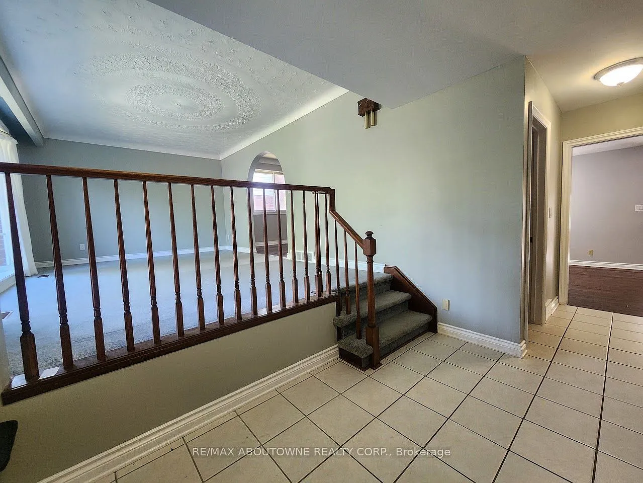 4 bed, $2,900 — Photo 2
