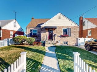11715 240th St, Elmont, NY 11003