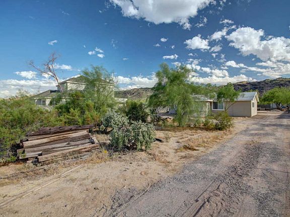 2nd image of 2211 E South Mountain Ave