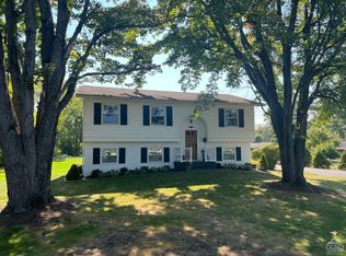 37 N Vernon St, Athens, NY 12015