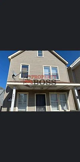 4911 Homerlee Avenue Unit#1R - 1R — Photo 1