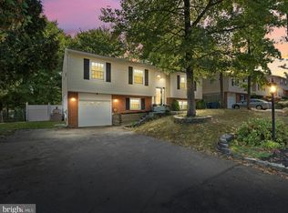 8 Ricci Ln, Newark, DE 19702