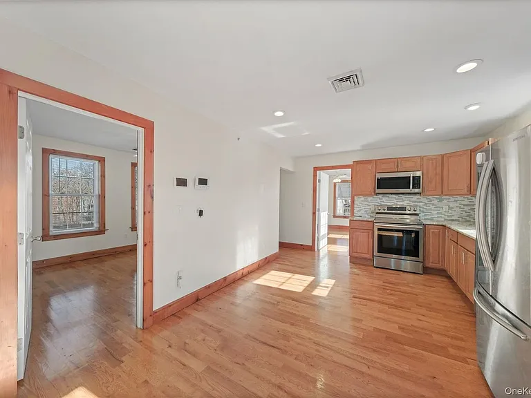 75 Albany St #3 — Photo 25