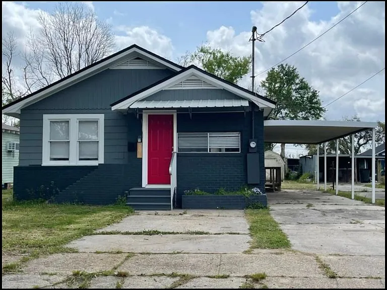 808 Sycamore St — Photo 1