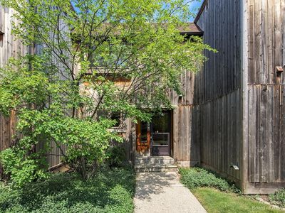 2009 Pauline Ct, Ann Arbor, MI, 48103