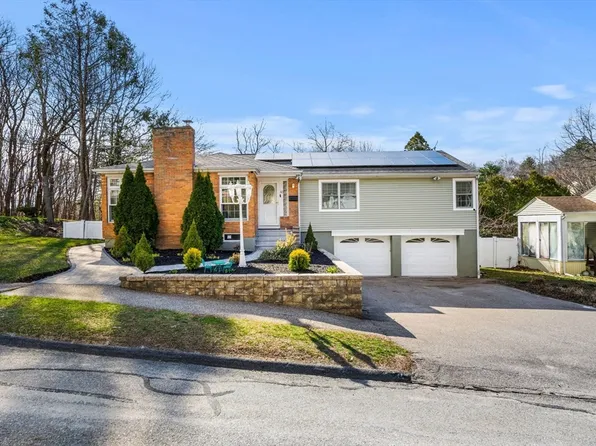 32 Sun Valley Dr, Worcester, MA 01609