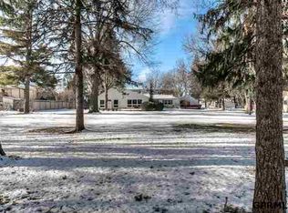 1882 S 114th St, Omaha, NE 68144