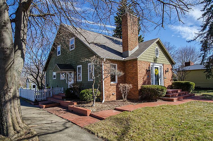 2nd image of 1324 Prospect Dr