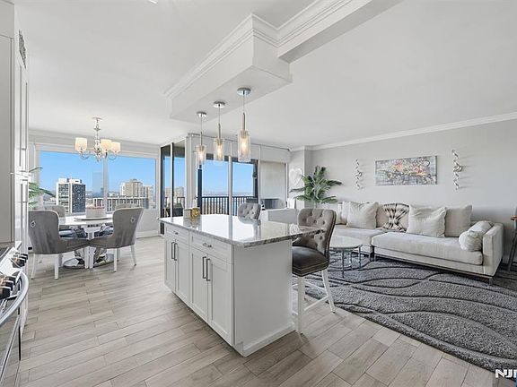 5th image of 6 Horizon Rd APT 2809