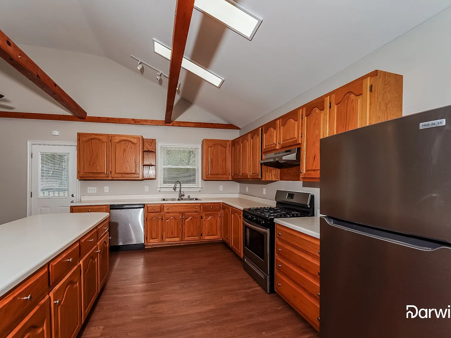 4 bed, 2.0 bath, 1770 sqft, $1,920 — Photo 3