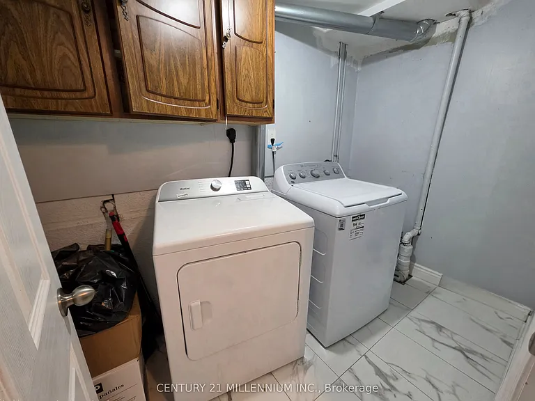 23 Malcolm Cres — Photo 26