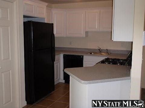 2nd image of 104 Brattle Cir