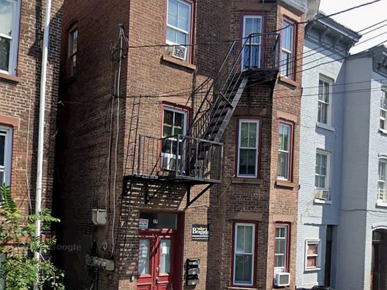27 Clark St — Photo 1