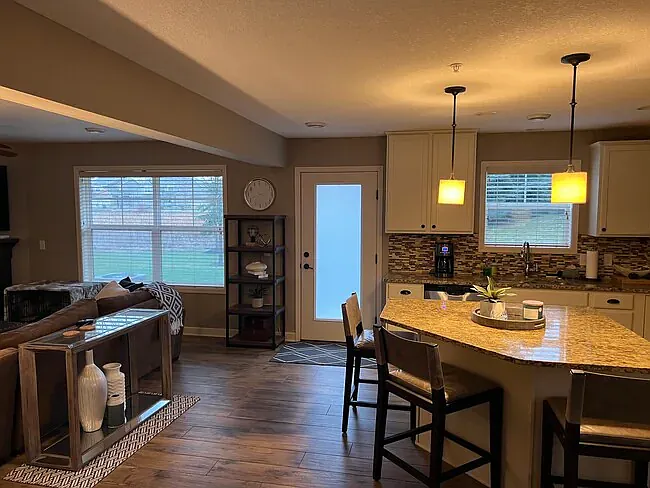 3 bed, 2.5 bath, 1911 sqft, $2,995 — Photo 3