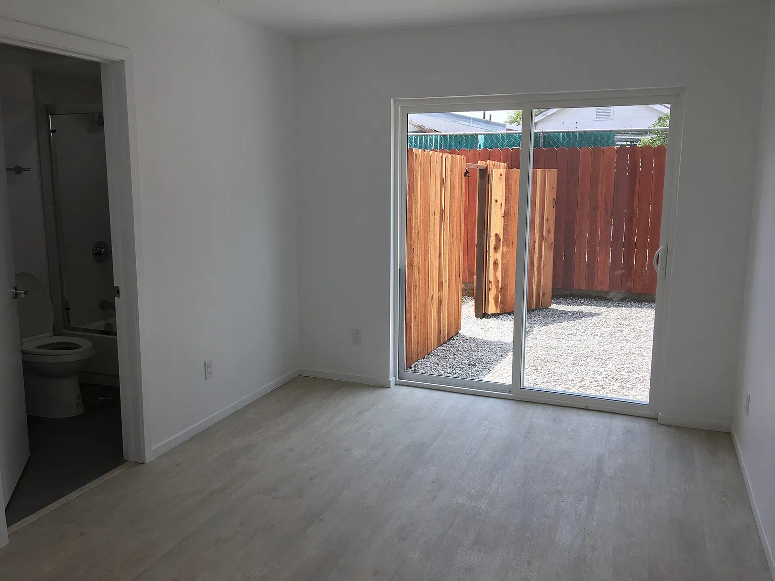 3 bed, 2.5 bath, 1518 sqft, $4,400 — Photo 2