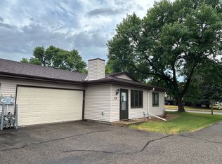 8612 S Maplebrook Cir, Brooklyn Park, MN 55445
