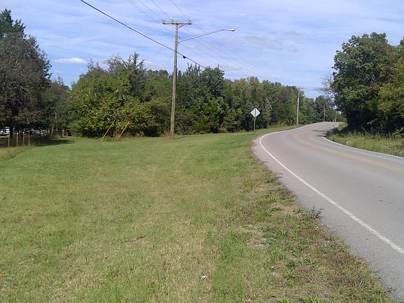 2nd image of 4412 Morton Ln