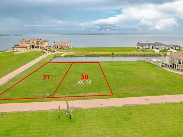 30 La Buena Vida Dr, Aransas Pass, TX 78336