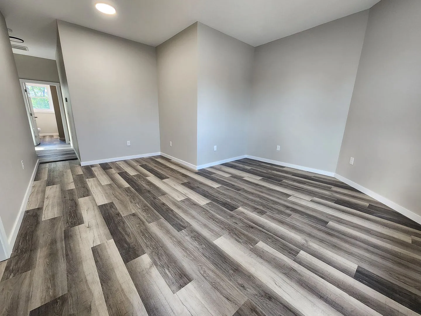 652 S Jefferson Ave — Photo 3