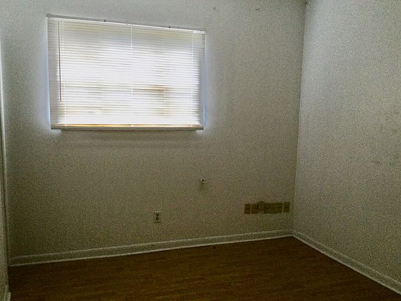 5th image of 296 NE Baxter Ln