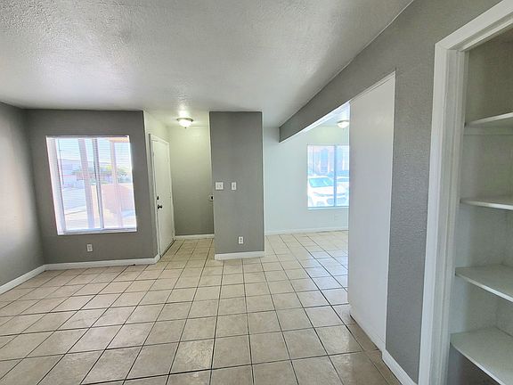 4th image of 2780 Menlo Square Dr APT B