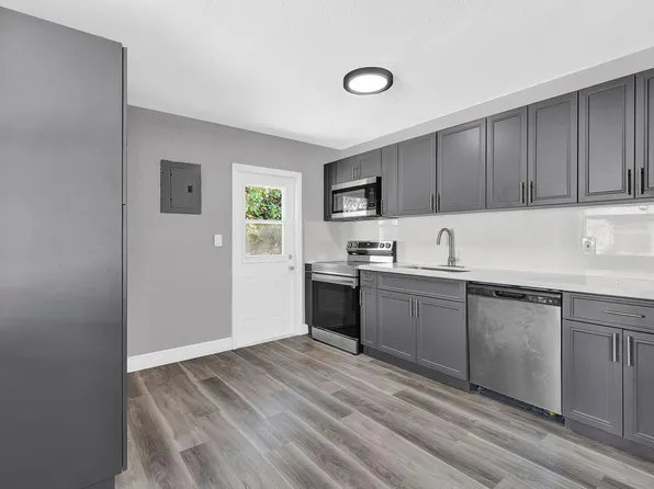 848 W 1st Street, Riviera Beach, FL 33404