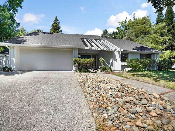 3rd image of 5309 Terrace Oak Cir