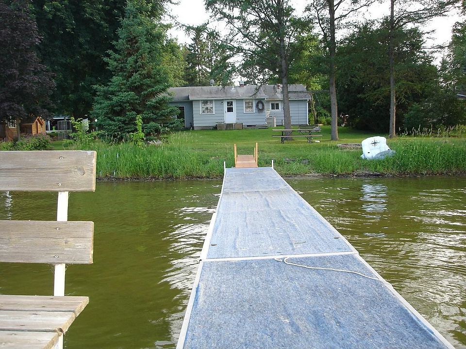 75 ft sandy lake front