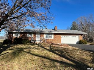 2020 W Main St, Salem, IL 62881