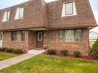 274 Karen Ct, Hartford, WI 53027