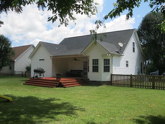 2nd image of 2907 Vinemont Dr