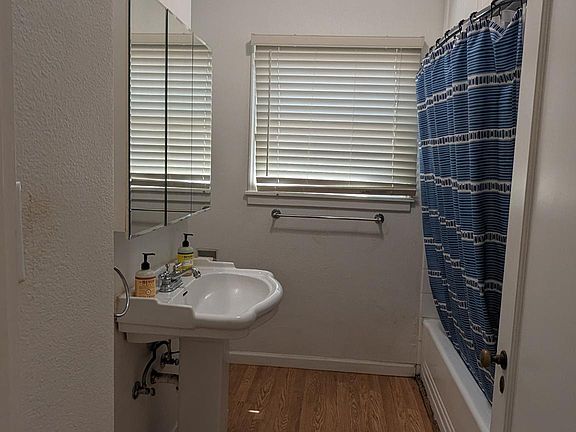 5th image of 226 E Cambridge Ave