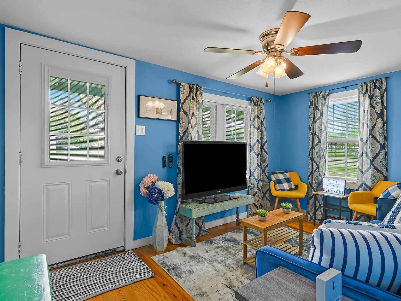 3 bed, 688 sqft, $2,500 — Photo 3