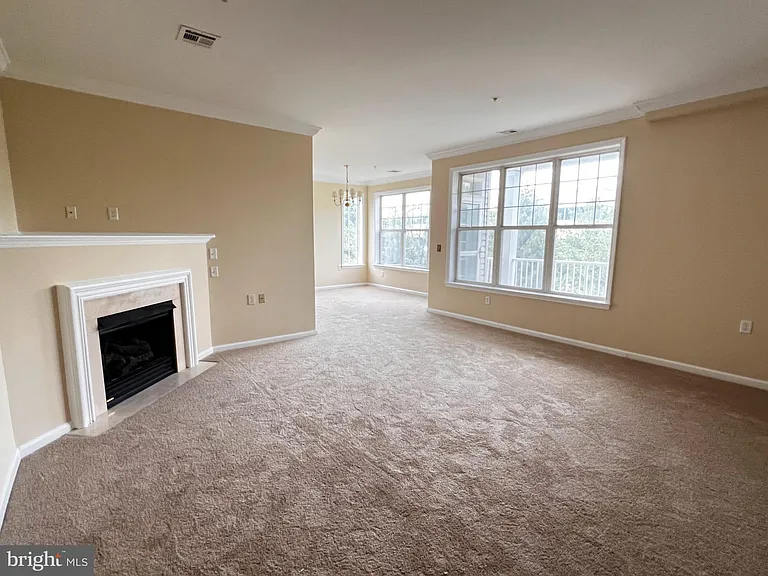 232 Masterson Ct — Photo 6