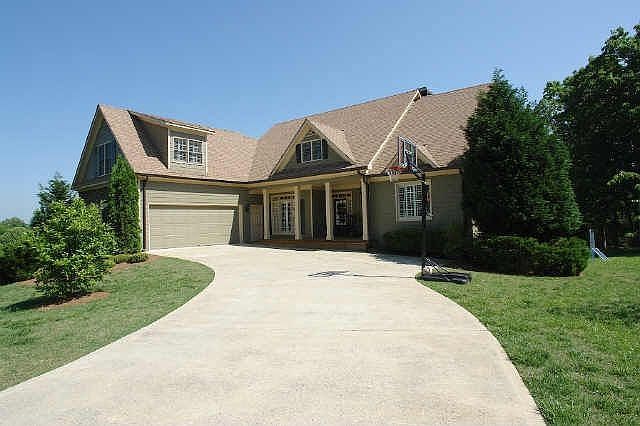 Custom Home on 2 Acres!