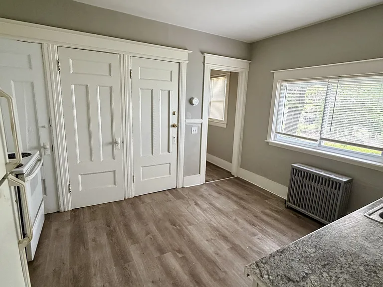 58-60 Sidney St #58 — Photo 3