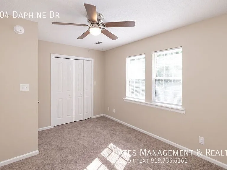 104 Daphine Dr — Photo 17