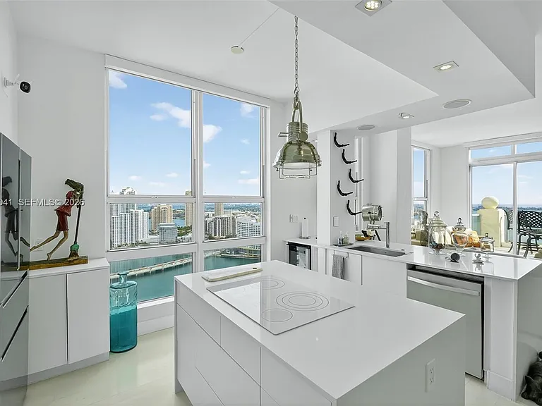 1155 Brickell Bay Dr #Penthouse 210 — Photo 21