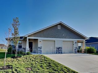 215 SW Sunflower St, Blue Springs, MO 64014