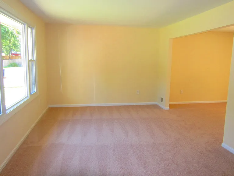 4898 Wheatstone Dr — Photo 2