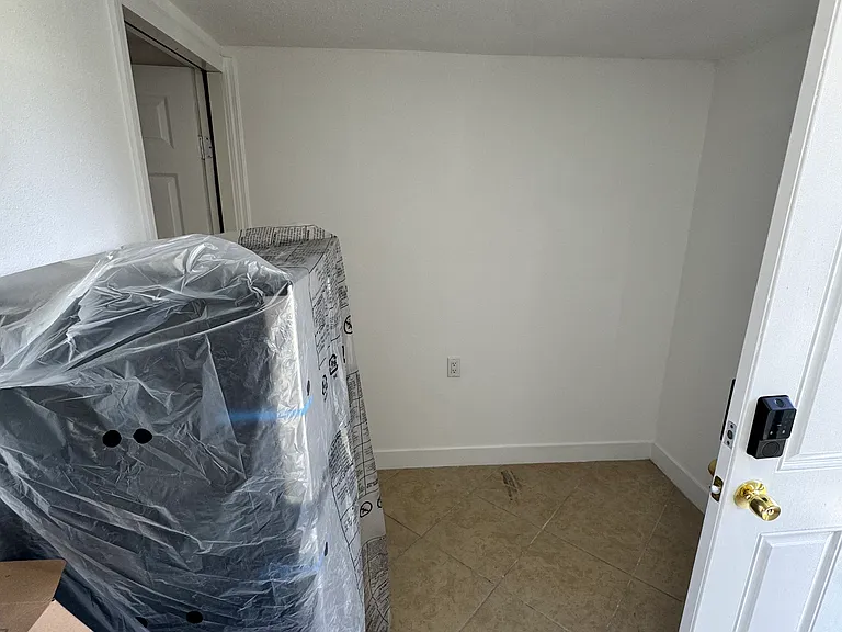 1721 Manor Dr — Photo 6